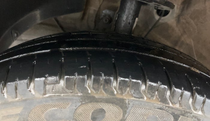 2019 Maruti Swift VXI, Petrol, Manual, 50,139 km, Left Front Tyre Tread