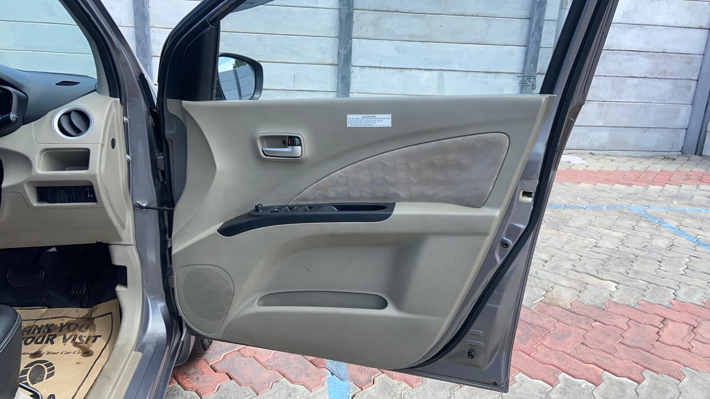 2016 Maruti Celerio ZXI AMT (O), Petrol, Automatic, 62,980 km, Driver Side Door Panels Control