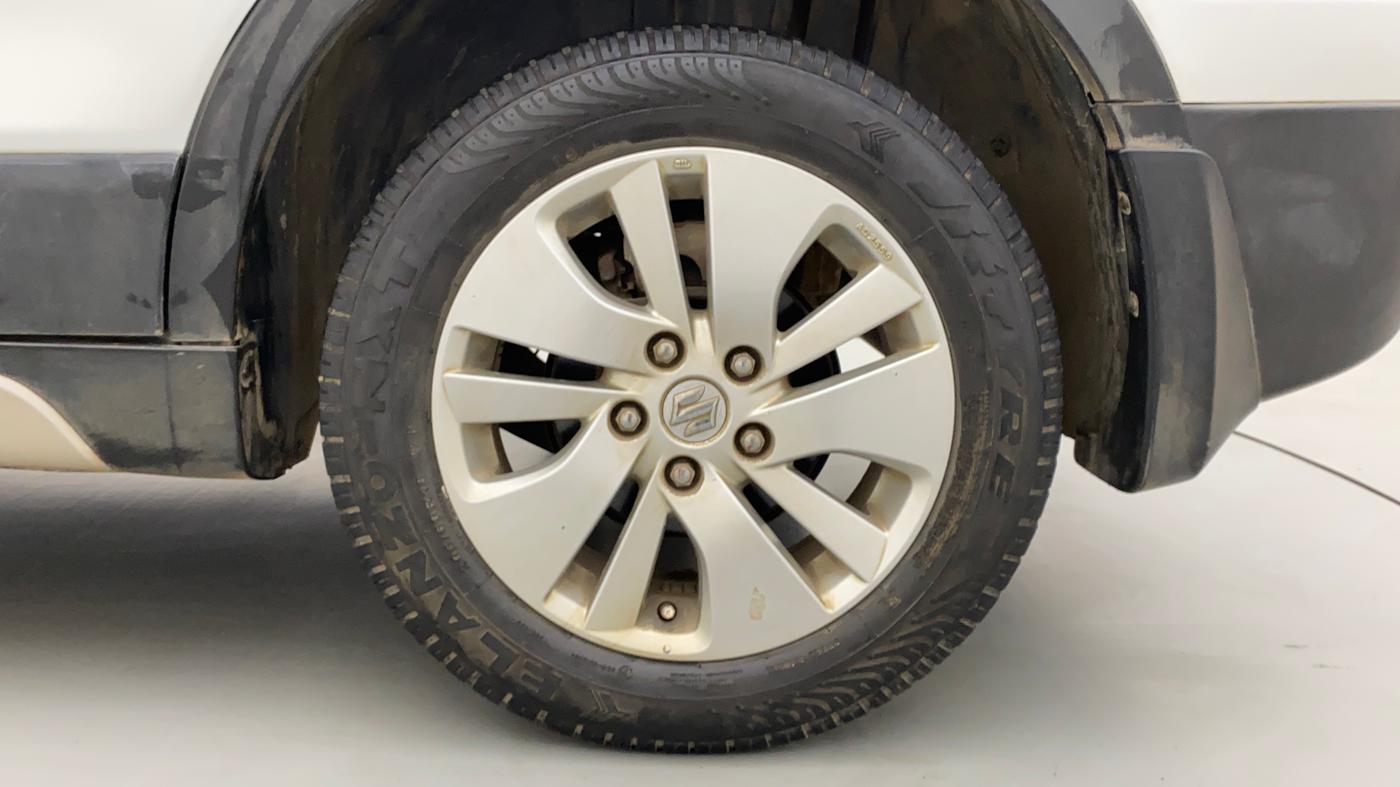 2015 Maruti S Cross ZETA 1.3, Diesel, Manual, 46,074 km, Left Rear Wheel