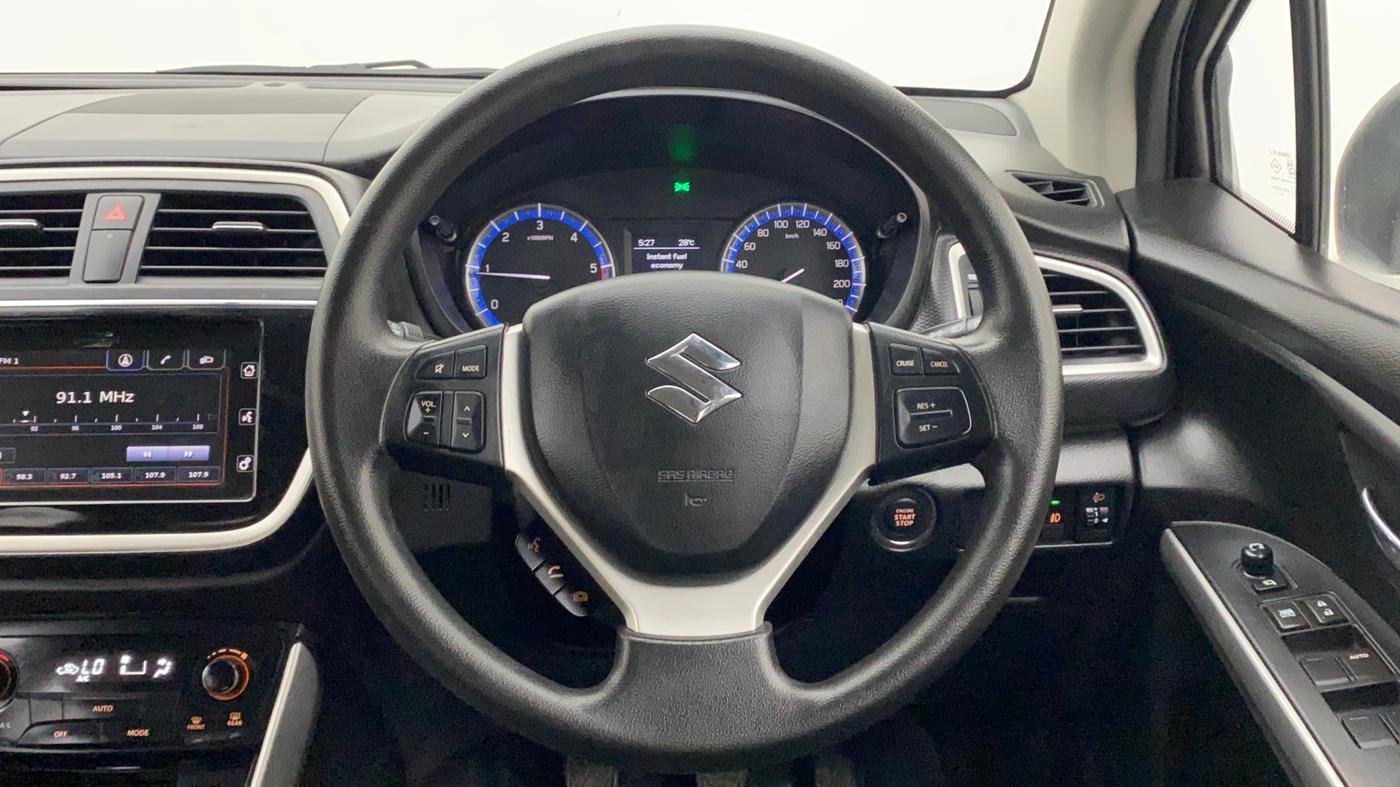 2015 Maruti S Cross ZETA 1.3, Diesel, Manual, 46,074 km, Steering Wheel Close Up