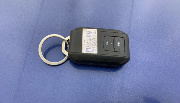 2021 Maruti Baleno ZETA PETROL 1.2, Petrol, Manual, 56,761 km, Key Close Up