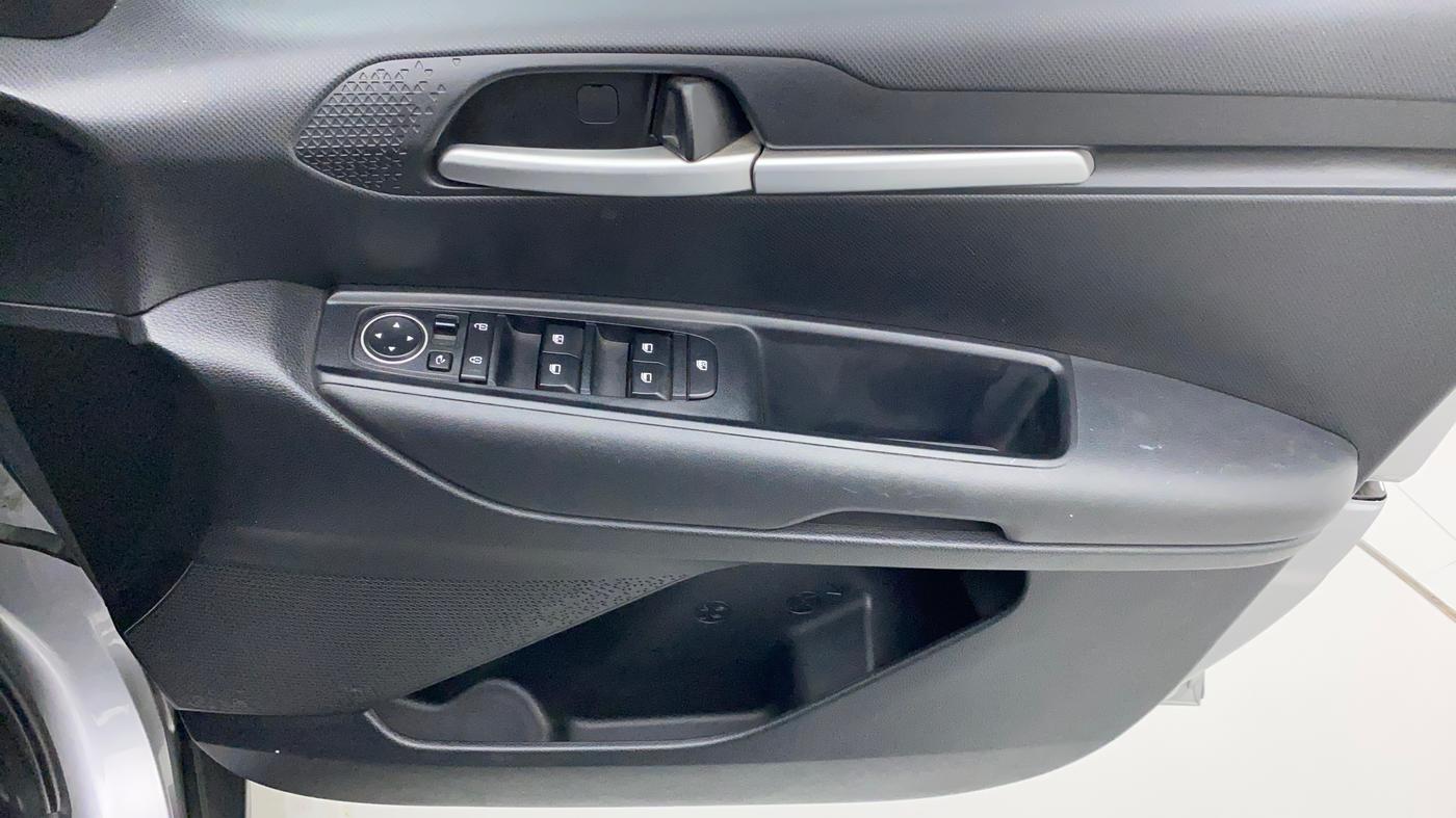 2020 KIA SONET HTK PLUS 1.2, Petrol, Manual, 19,369 km, Driver Side Door Panels Control