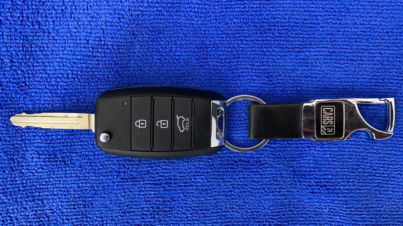 2020 KIA SONET HTK PLUS 1.2, Petrol, Manual, 19,369 km, Key Close Up
