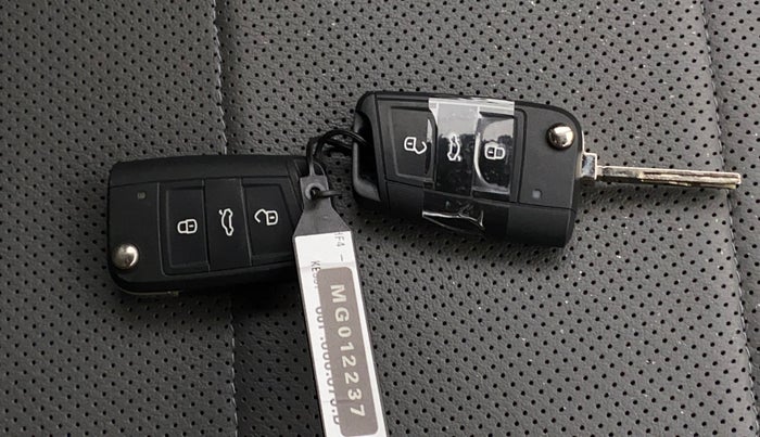 2021 Skoda KUSHAQ STYLE 1.0L TSI MT, Petrol, Manual, 19,460 km, Key Close Up
