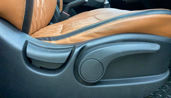 2017 Hyundai Creta S 1.4 DIESEL, Diesel, Manual, 1,16,678 km, Driver Side Adjustment Panel