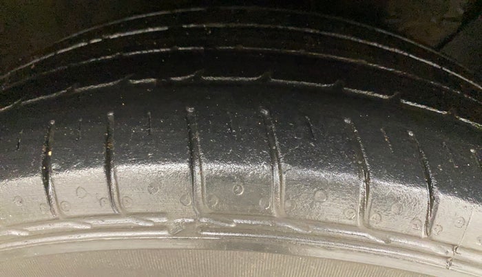 2017 Hyundai Creta S 1.4 DIESEL, Diesel, Manual, 1,16,678 km, Right Front Tyre Tread