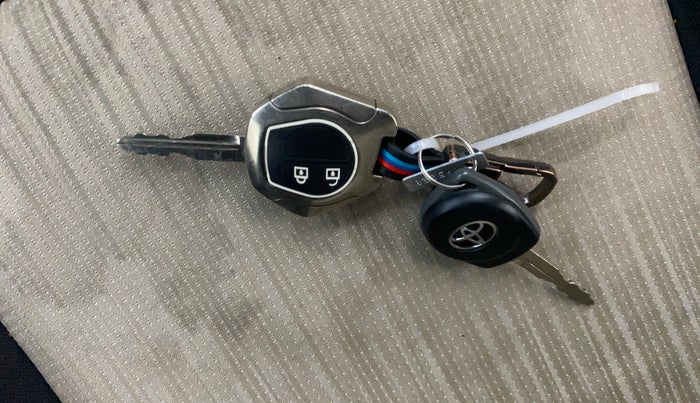 2024 Toyota Glanza E, Petrol, Manual, 20,789 km, Key Close Up