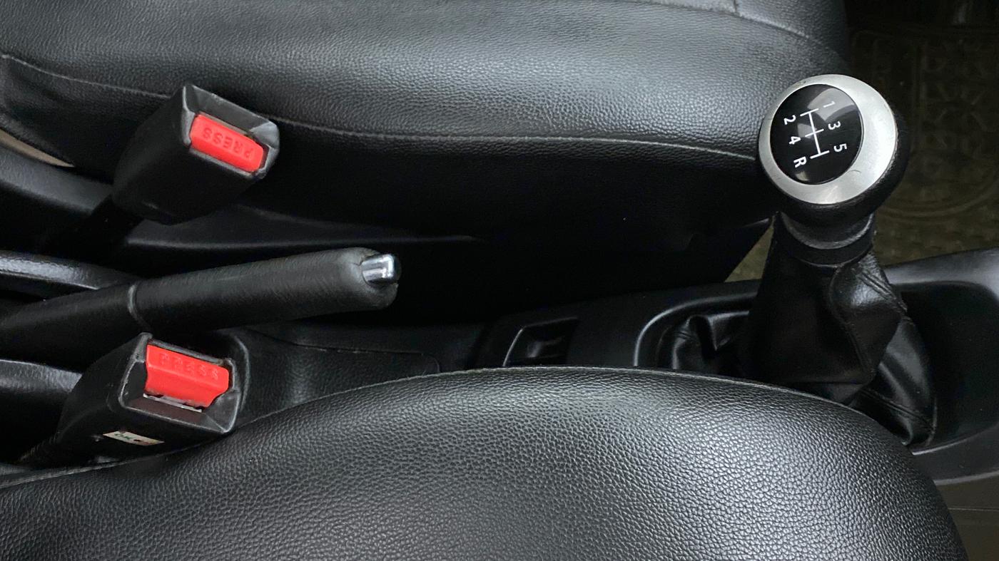 2018 Maruti Wagon R 1.0 VXI, Petrol, Manual, 41,749 km, Gear Lever