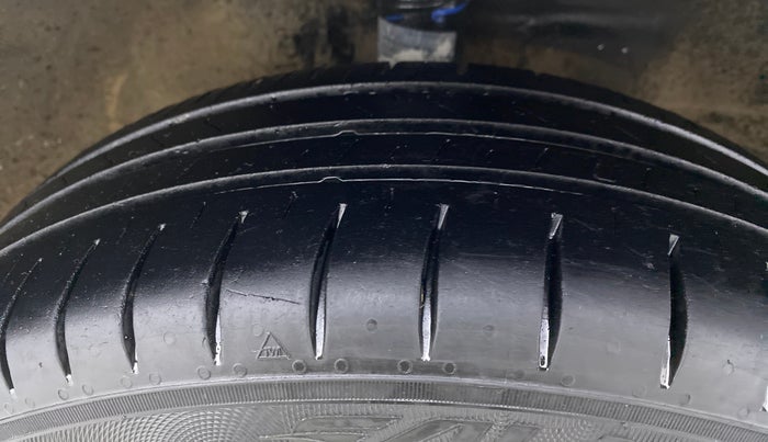 2018 Maruti Wagon R 1.0 VXI, Petrol, Manual, 41,749 km, Right Front Tyre Tread