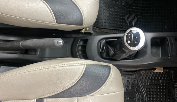 2016 Maruti Wagon R 1.0 VXI OPT, Petrol, Manual, 89,302 km, Gear Lever