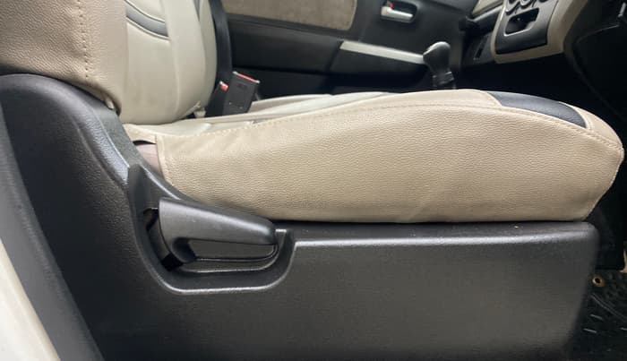 2016 Maruti Wagon R 1.0 VXI OPT, Petrol, Manual, 89,302 km, Driver Side Adjustment Panel