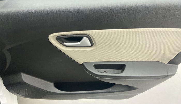 2021 Maruti Alto VXI, Petrol, Manual, 2,302 km, Driver Side Door Panels Control