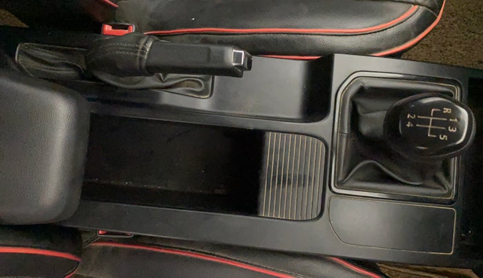 2022 Renault Kiger RXE MT, Petrol, Manual, 46,358 km, Gear Lever