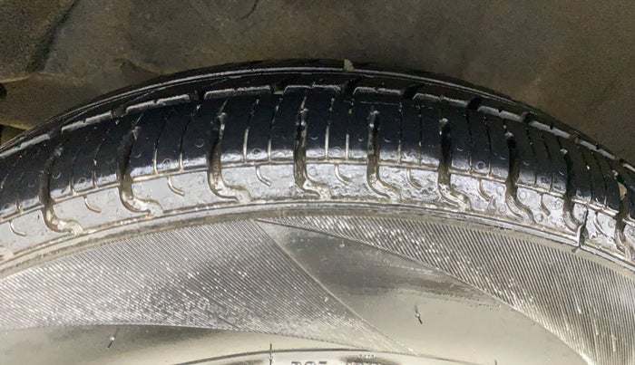 2014 Hyundai i10 MAGNA 1.1, Petrol, Manual, 32,281 km, Right Rear Tyre Tread