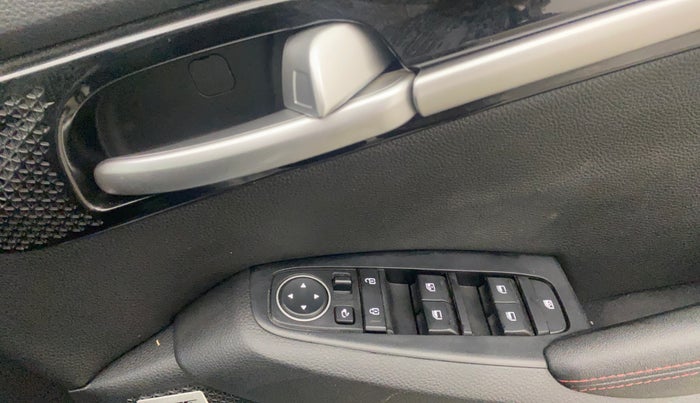 2022 KIA SELTOS GTX PLUS 1.4, Petrol, Manual, 21,865 km, Driver Side Door Panels Control