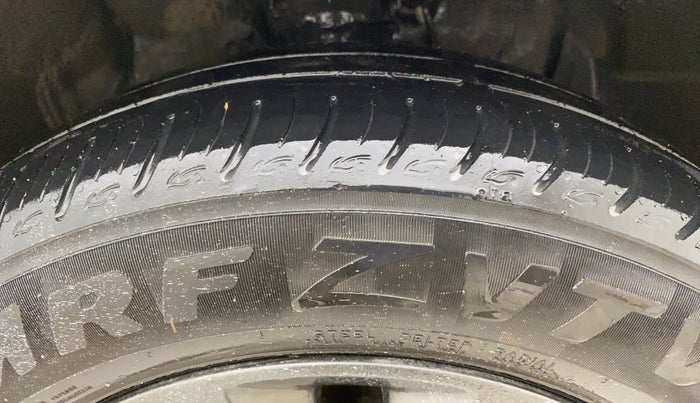 2019 Hyundai Elite i20 SPORTZ 1.2, Petrol, Manual, 1,36,388 km, Right Front Tyre Tread