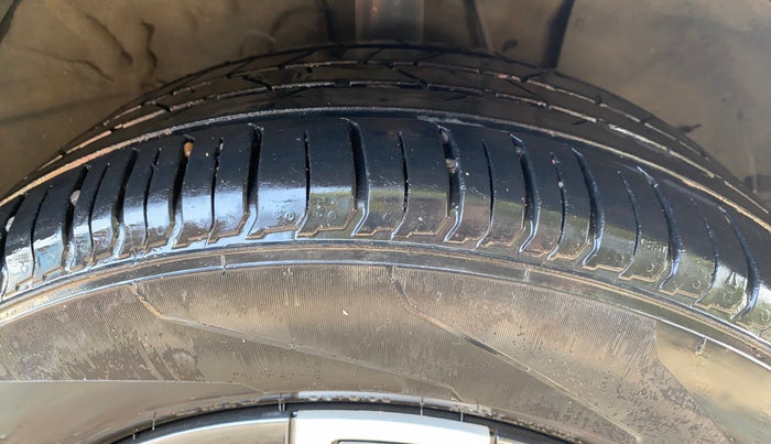 2024 Hyundai VENUE SX (O) 1.0 TURBO DCT DUAL TONE, Petrol, Automatic, 16,890 km, Right Front Tyre Tread