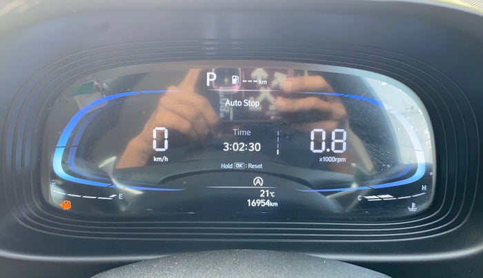 2024 Hyundai VENUE SX (O) 1.0 TURBO DCT DUAL TONE, Petrol, Automatic, 16,890 km, Odometer Image