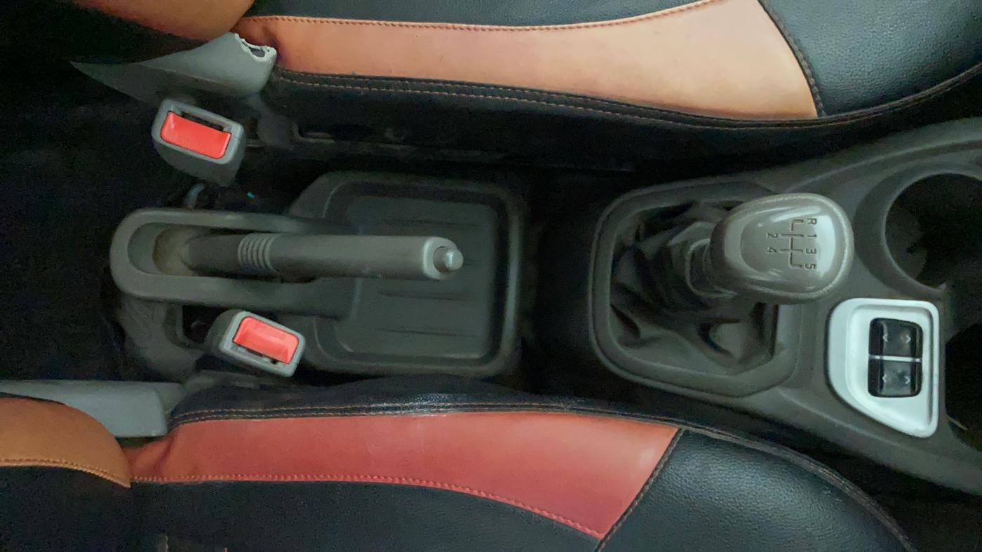 2016 Datsun Redi Go S, Petrol, Manual, 32,394 km, Gear Lever