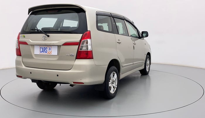 2015 Toyota Innova 2.5 GX 8 STR, Diesel, Manual, 1,17,210 km, Right Back Diagonal