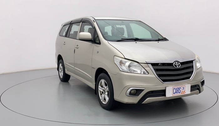 2015 Toyota Innova 2.5 GX 8 STR, Diesel, Manual, 1,17,210 km, Right Front Diagonal
