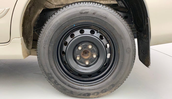 2015 Toyota Innova 2.5 GX 8 STR, Diesel, Manual, 1,17,210 km, Left Rear Wheel