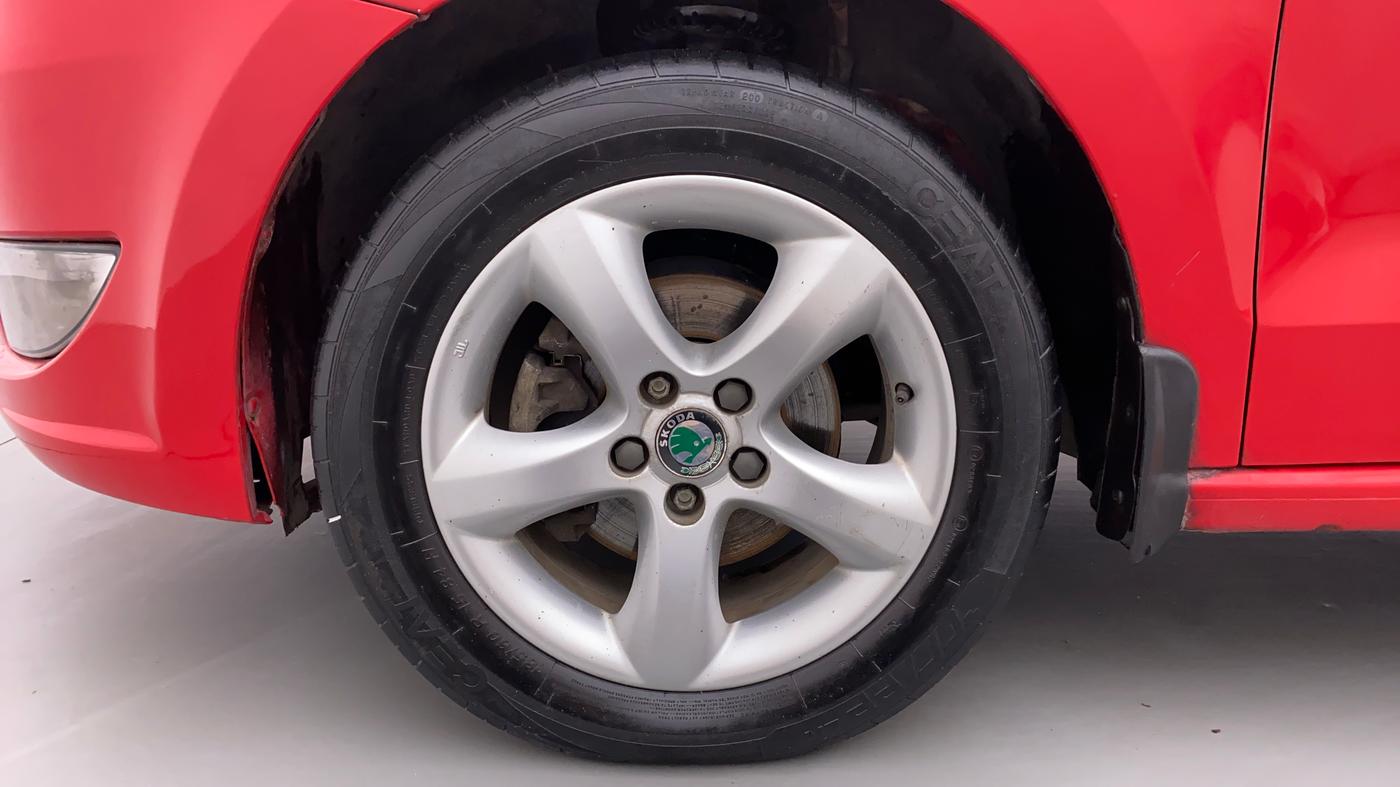2013 Skoda Rapid ELEGANCE 1.6 TDI MT, Diesel, Manual, 80,116 km, Left Front Wheel