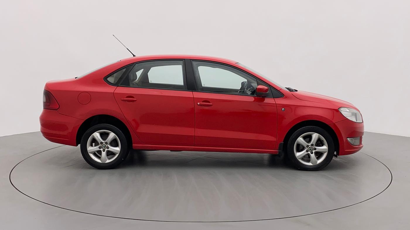 2013 Skoda Rapid ELEGANCE 1.6 TDI MT, Diesel, Manual, 80,116 km, Right Side View