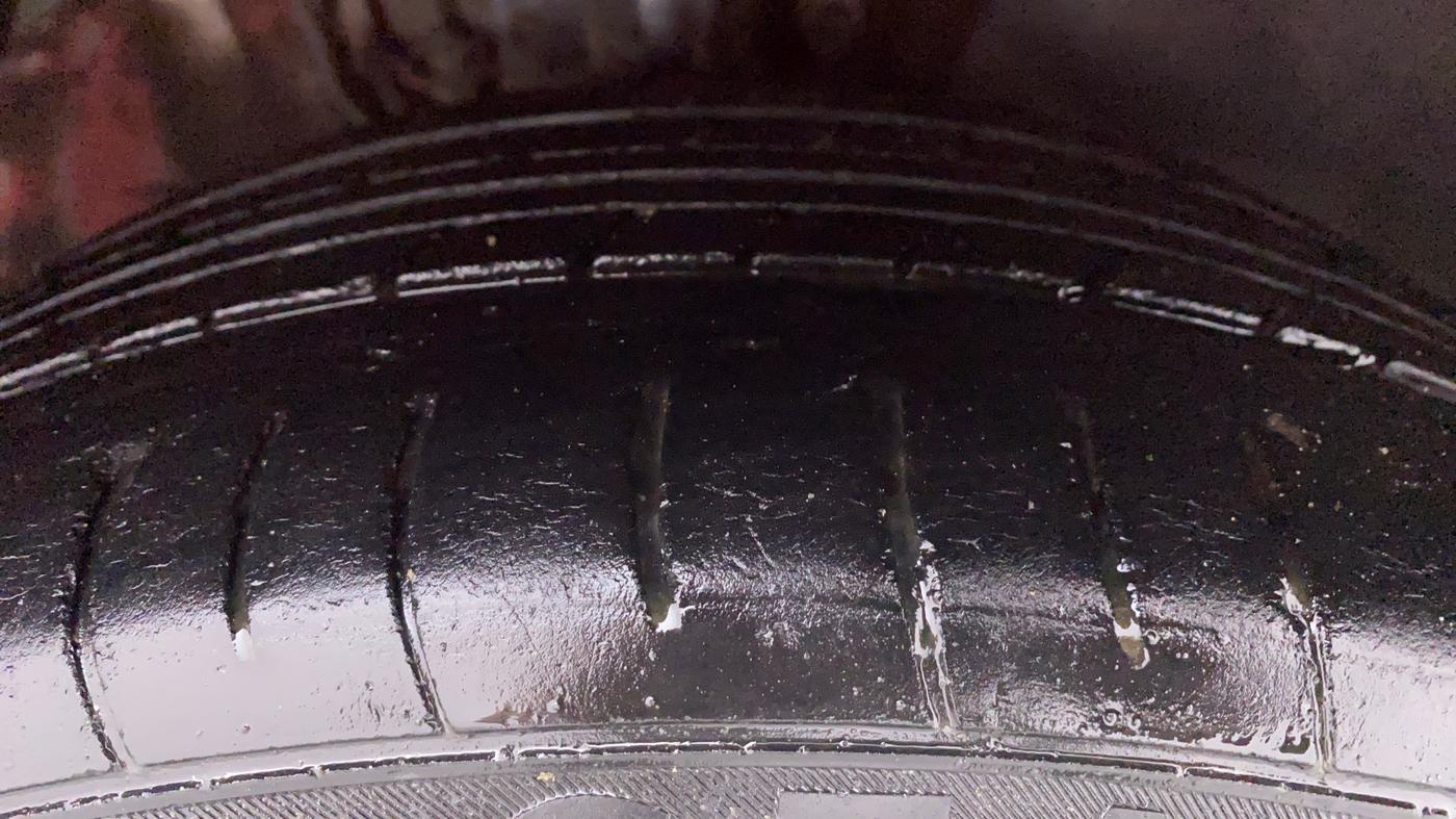 2013 Skoda Rapid ELEGANCE 1.6 TDI MT, Diesel, Manual, 80,116 km, Right Front Tyre Tread