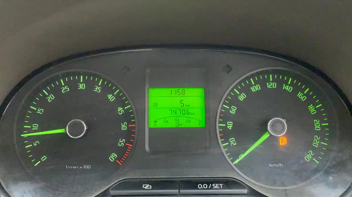 2013 Skoda Rapid ELEGANCE 1.6 TDI MT, Diesel, Manual, 80,116 km, Odometer Image