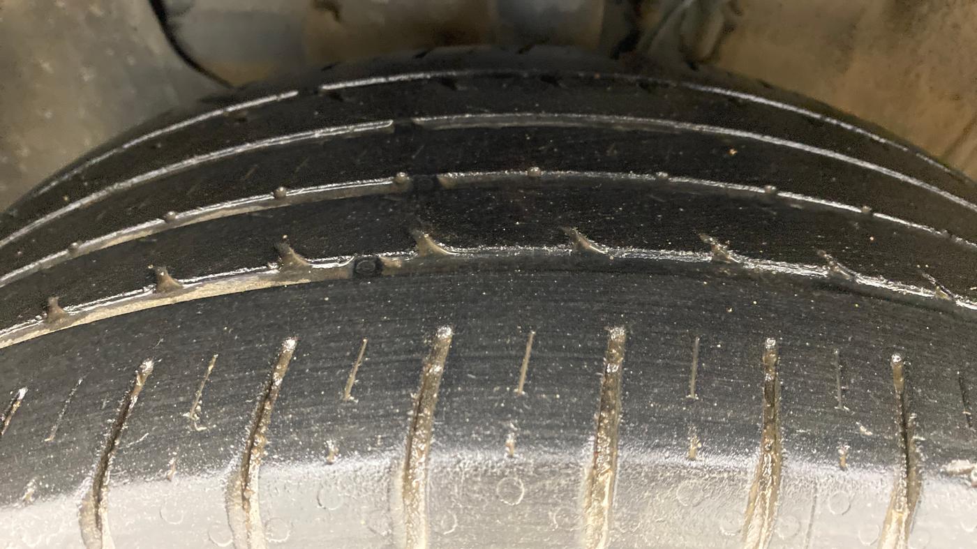 2017 Hyundai Elite i20 ASTA 1.2, Petrol, Manual, 32,328 km, Left Front Tyre Tread