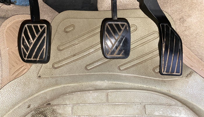 2016 Maruti Swift Dzire VDI, Diesel, Manual, 97,618 km, Pedals