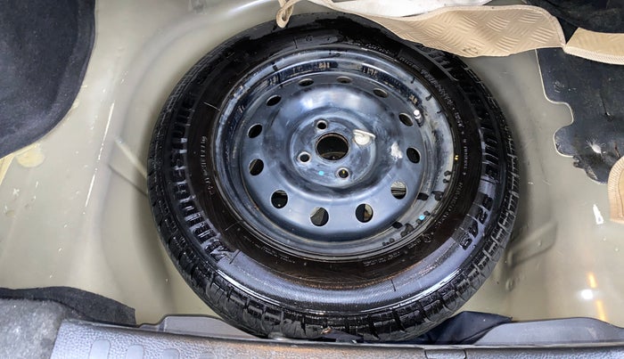 2016 Maruti Swift Dzire VDI, Diesel, Manual, 97,618 km, Spare Tyre