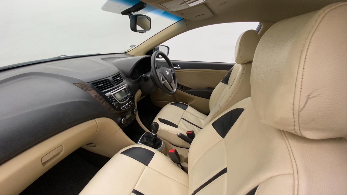 2013 Hyundai Verna FLUIDIC 1.6 CRDI SX, Diesel, Manual, 79,990 km, Right Side Front Door Cabin