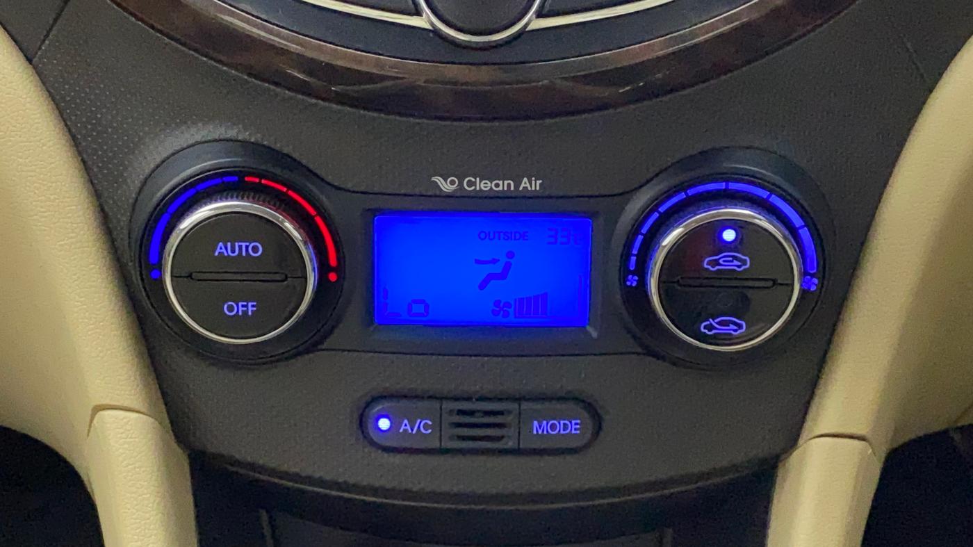 2013 Hyundai Verna FLUIDIC 1.6 CRDI SX, Diesel, Manual, 79,990 km, Automatic Climate Control