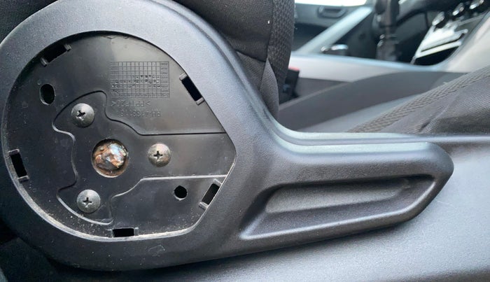 2022 Tata NEXON XM SUNROOF PETROL, Petrol, Manual, 21,703 km, Driver Side Adjustment Panel