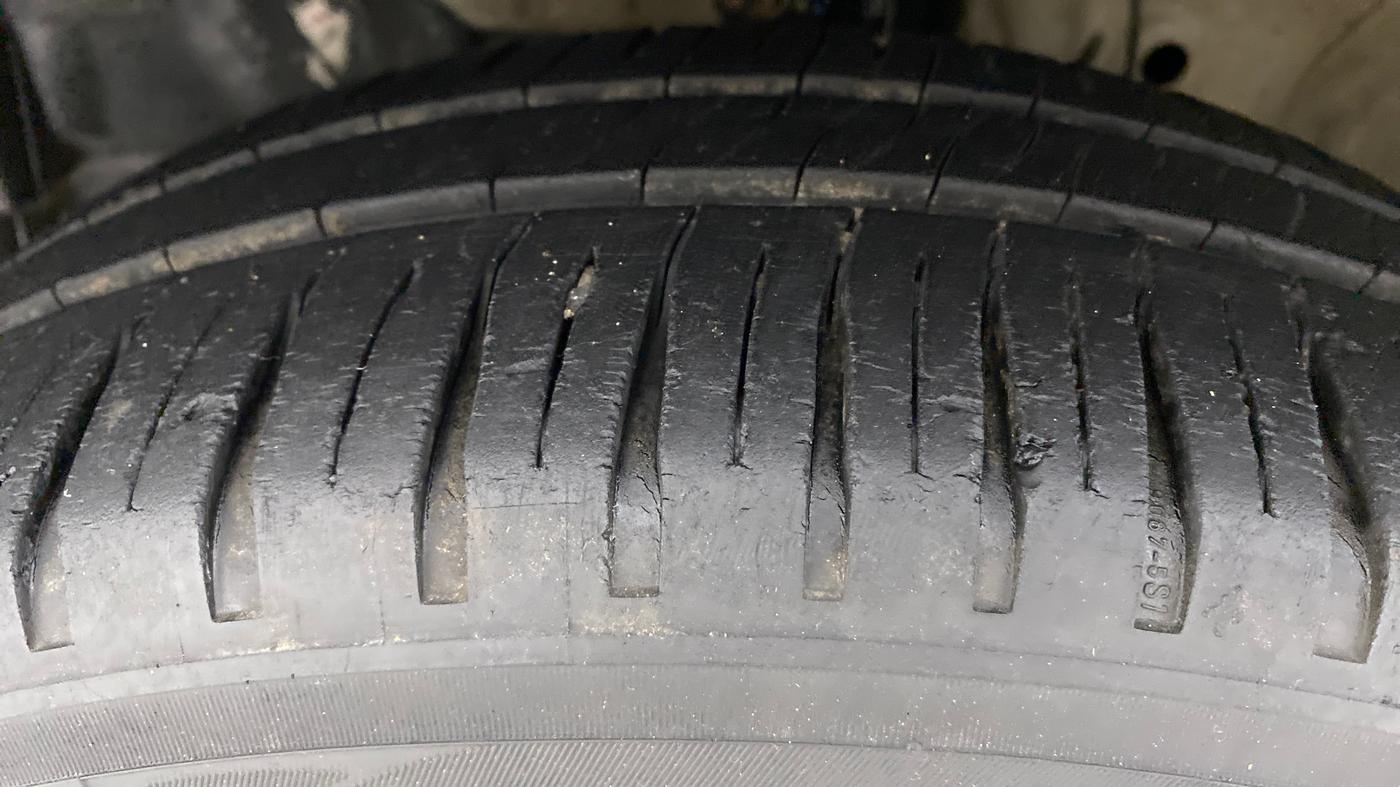 2014 Honda City S MT PETROL, Petrol, Manual, 87,269 km, Left Front Tyre Tread