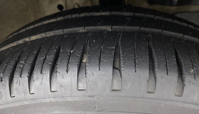 2014 Honda City S MT PETROL, Petrol, Manual, 87,269 km, Right Front Tyre Tread