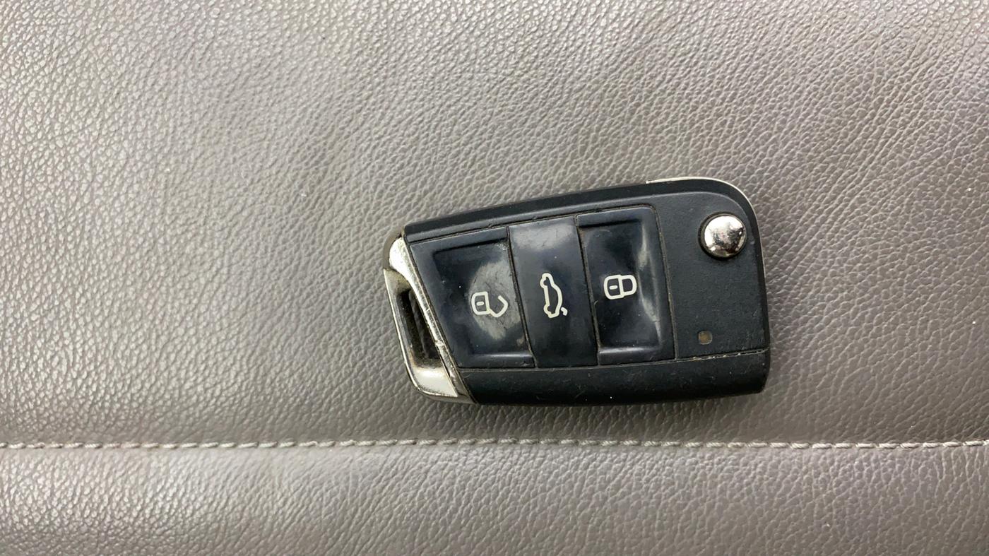 2020 Volkswagen T-ROC 1.5 TSI AT, Petrol, Automatic, 76,679 km, Key Close Up