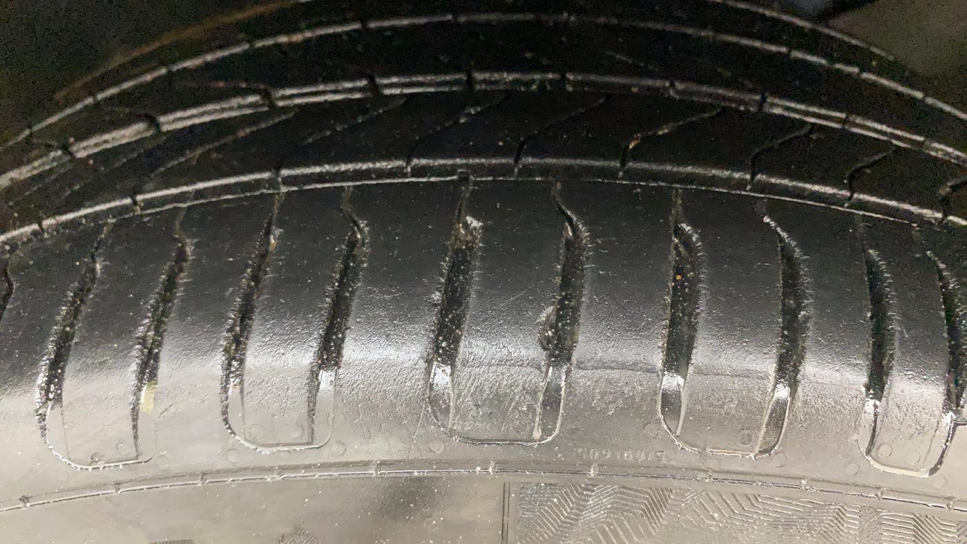 2020 Volkswagen T-ROC 1.5 TSI AT, Petrol, Automatic, 76,679 km, Left Front Tyre Tread