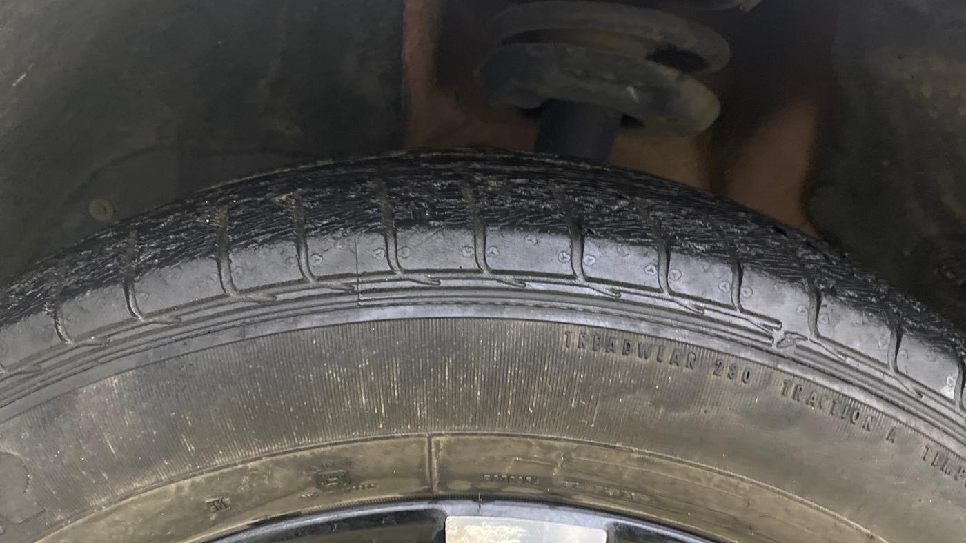 2019 MG HECTOR SHARP 1.5 DCT PETROL, Petrol, Automatic, 25,900 km, Left Front Tyre Tread