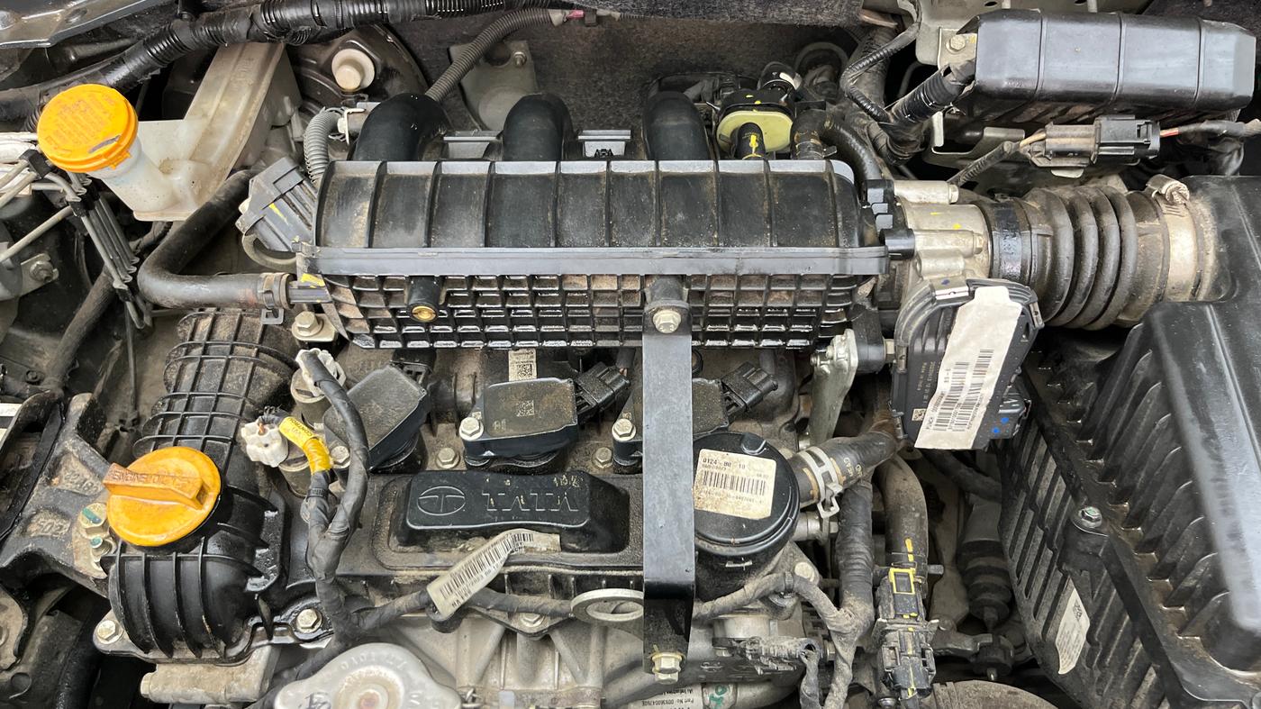 2023 Tata PUNCH  ACCOMPLISHED AMT CAMO EDITION, Petrol, Automatic, 32,159 km, Engine View