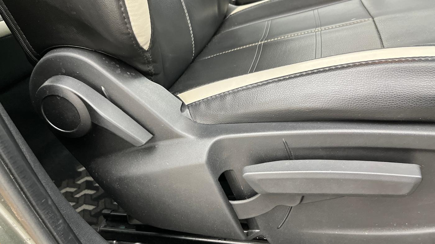 2023 Tata PUNCH  ACCOMPLISHED AMT CAMO EDITION, Petrol, Automatic, 32,159 km, Driver Side Adjustment Panel