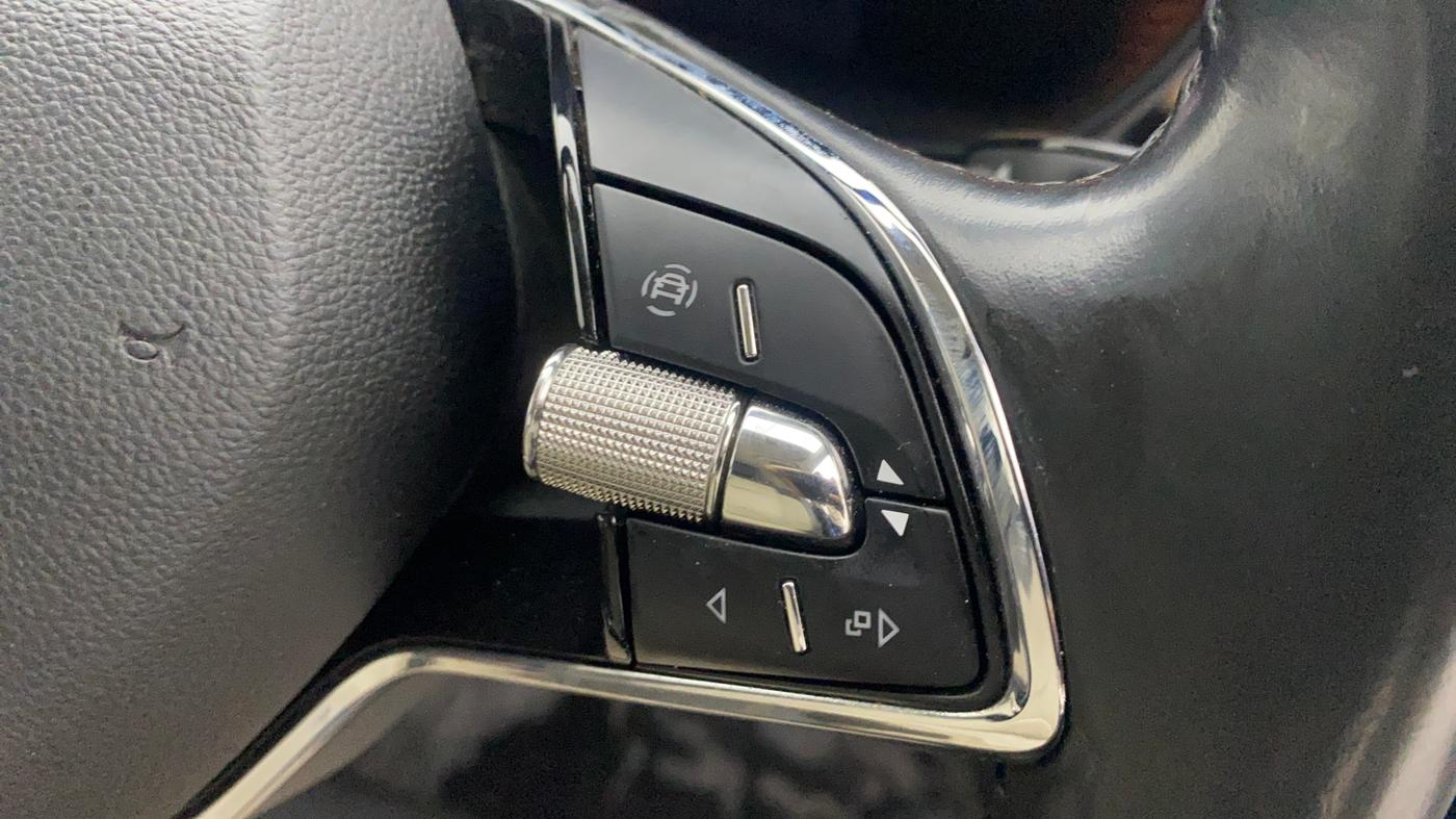 2022 Skoda SLAVIA STYLE 1.0L TSI MT, Petrol, Manual, 33,274 km, Adaptive Cruise Control