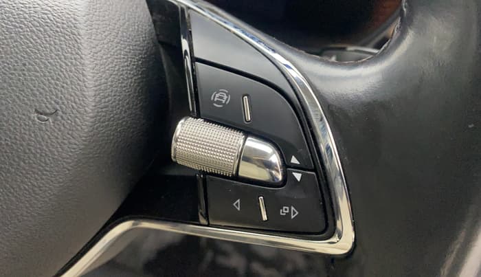 2022 Skoda SLAVIA STYLE 1.0L TSI MT, Petrol, Manual, 33,274 km, Adaptive Cruise Control