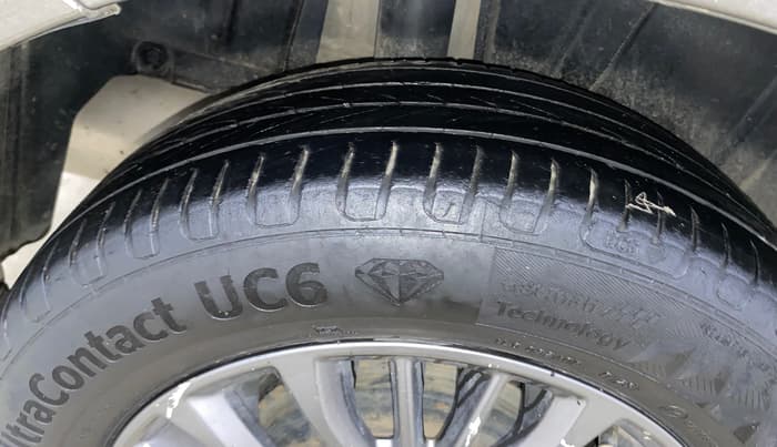 2019 Maruti Ertiga ZXI+ SHVS, Petrol, Manual, 89,787 km, Right Rear Tyre Tread
