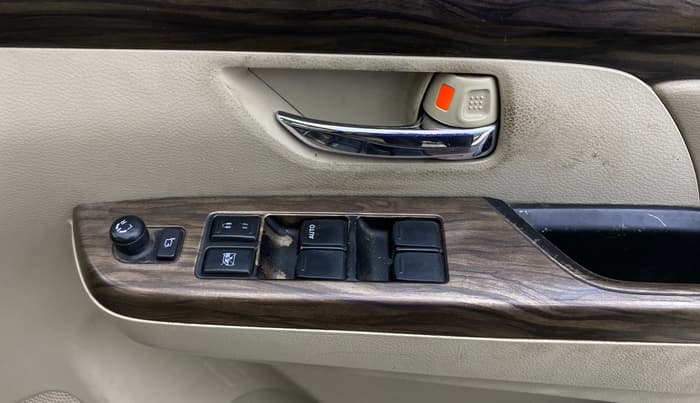2019 Maruti Ertiga ZXI+ SHVS, Petrol, Manual, 89,787 km, Driver Side Door Panels Control