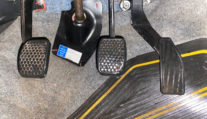 2019 Maruti Alto VXI, Petrol, Manual, 35,624 km, Pedals