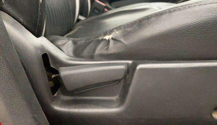 2019 Maruti Alto VXI, Petrol, Manual, 35,624 km, Driver Side Adjustment Panel