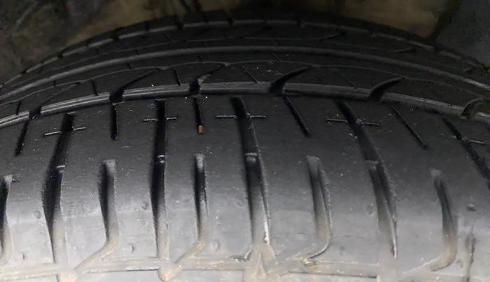 2016 Hyundai Elite i20 ASTA 1.2 (O), Petrol, Manual, 41,488 km, Right Front Tyre Tread